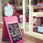 Alice-in-cakeland-3234338-featured