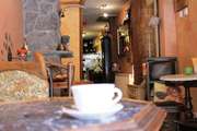 La-petite-kawiarnio-winiarnia-3938919-featured