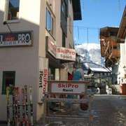 Ski-pro-sportshop-8313-featured